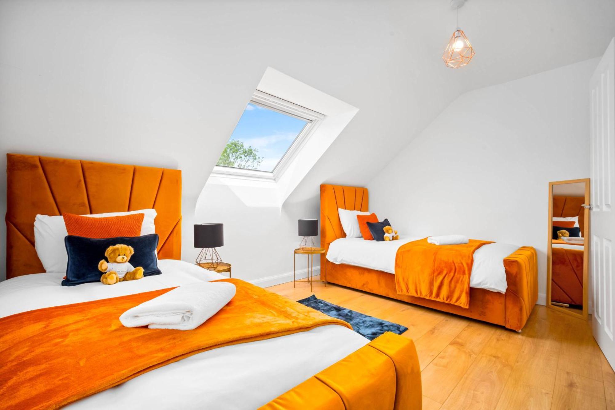 Luxury City Centre 5 Bed House With En-Suite, Bbq, On-Site Parking By Azura Nights Birmingham Dış mekan fotoğraf