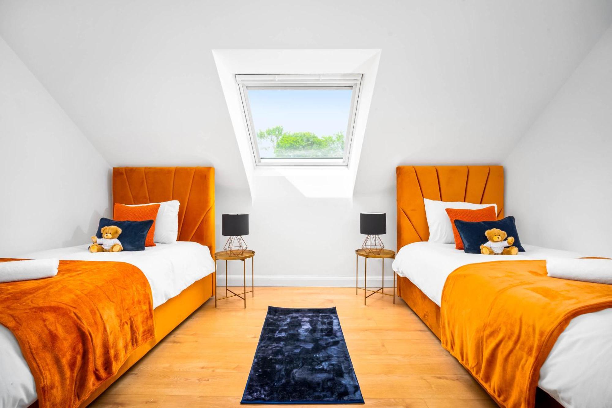 Luxury City Centre 5 Bed House With En-Suite, Bbq, On-Site Parking By Azura Nights Birmingham Dış mekan fotoğraf